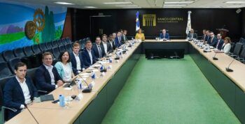 El gobernador del Banco Central se reúne con inversionistas internacionales