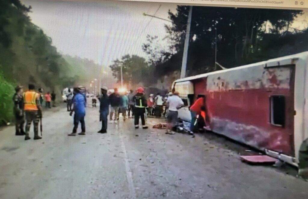 Al menos 15 heridos en carretera Jarabacoa-La Vega tras accidente