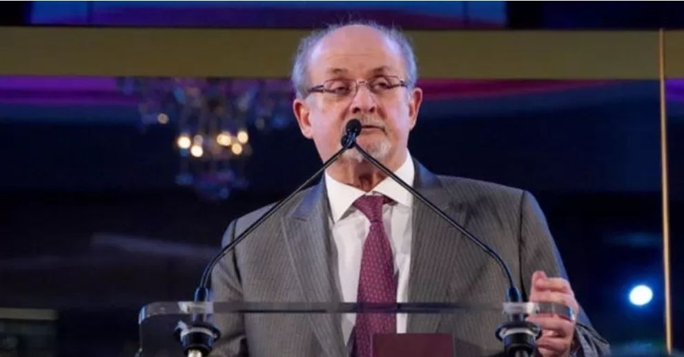 El escritor Salman Rushdie es apuñalado en Nueva York