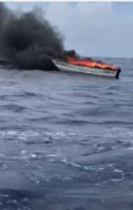 Se incendia una yola en Bávaro