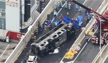 Dos muertos y siete heridos tras accidente de autobús en Japón