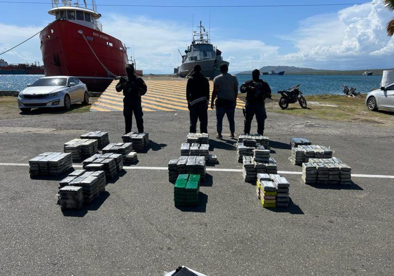 DNCD confiscan 565 paquetes de presunta cocaína próximo a las costas de Peravia