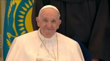 Papa Francisco pidió que los conflictos bélicos no se resuelvan “con las ineficaces razones de la fuerza”