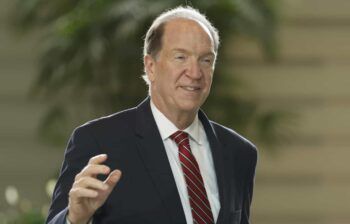 Jefe de Banco Mundial dice que no dimitirá tras ser acusado de escéptico del cambio climático