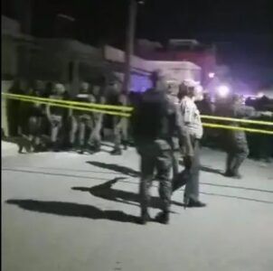 Muere policía tomado de rehén por el hombre que se atrincheró en La Romana