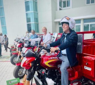 Ayuntamiento pone en funcionamiento moto-cargas para la recogida de desechos en Santo Domingo Este