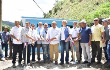 Ministerio de Energía y Minas inaugura proyecto micro-hidroeléctrico en Los Limoncitos, Constanza