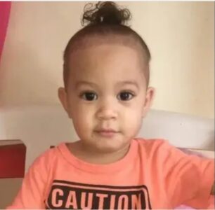 Niño se ahoga en una cubeta de agua