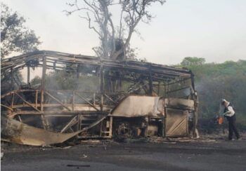18 muertos en México tras incendiarse autobús