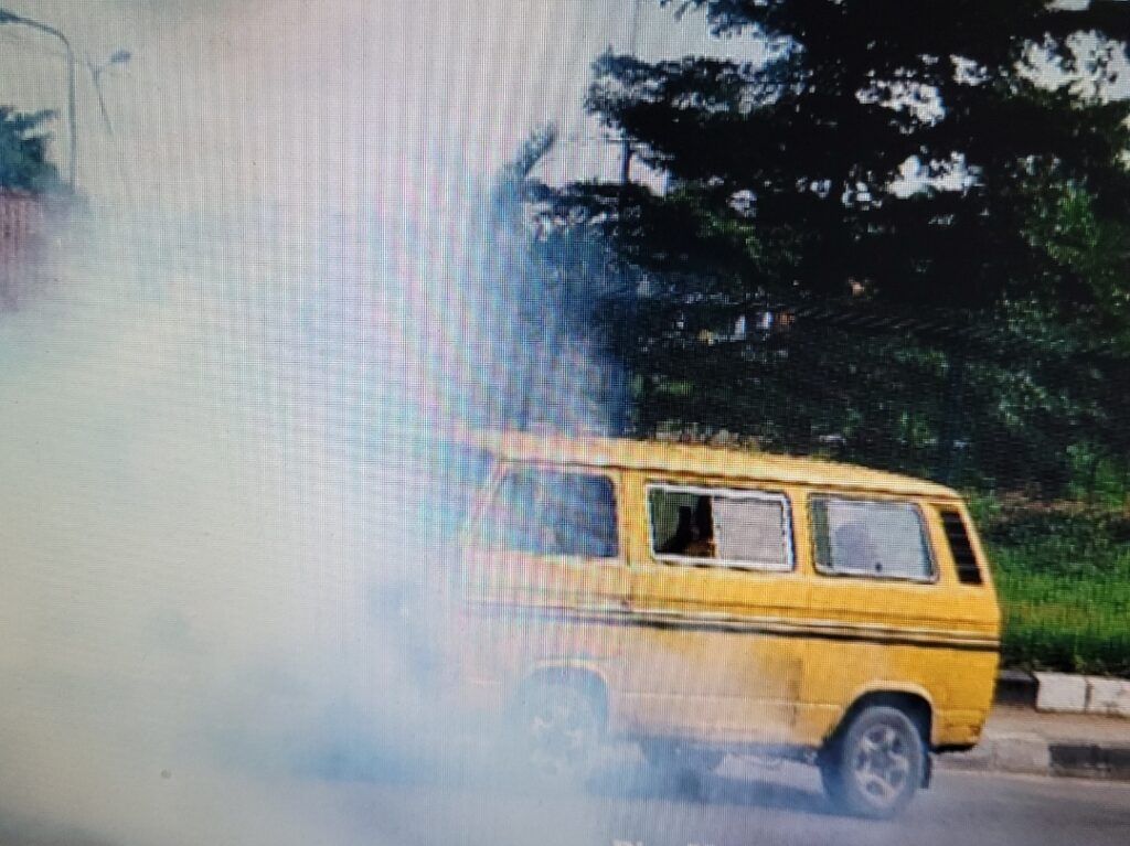 Veinte muertos en Nigeria tras incendiarse un autobús
