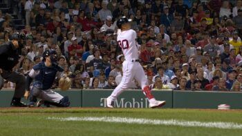 Refsnyder decide para Boston