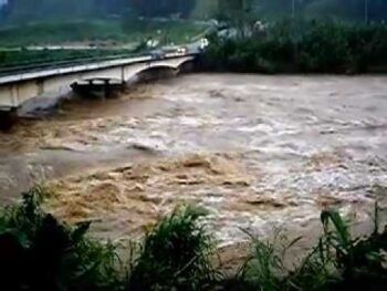 Muere un hombre arrastrado por un río en Puerto Rico