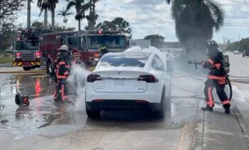 Se incendian vehículos eléctricos  en Florida tras el paso del huracán Ian