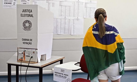 Elecciones en Brasil: votaron Jair Bolsonaro y  Lula da Silva