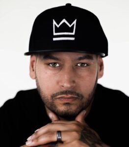 Cristian Estremera acaba de lanzar “Rock The City”