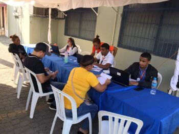 Oficina de Edesur en Baní realizó operativo especial para atender clientes y gestionar soluciones