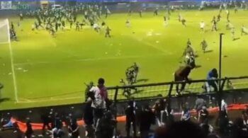 Al menos 174 muertos durante partido de fútbol en Indonesia