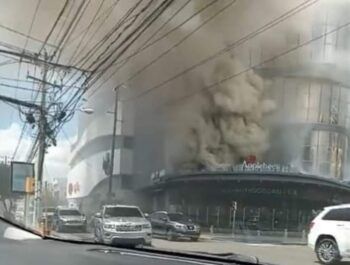 Incendio afecta plaza Silver Sun Gallery