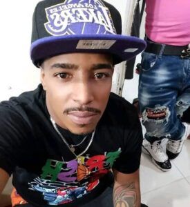 Roce entre motocicletas deja un muerto en Santiago