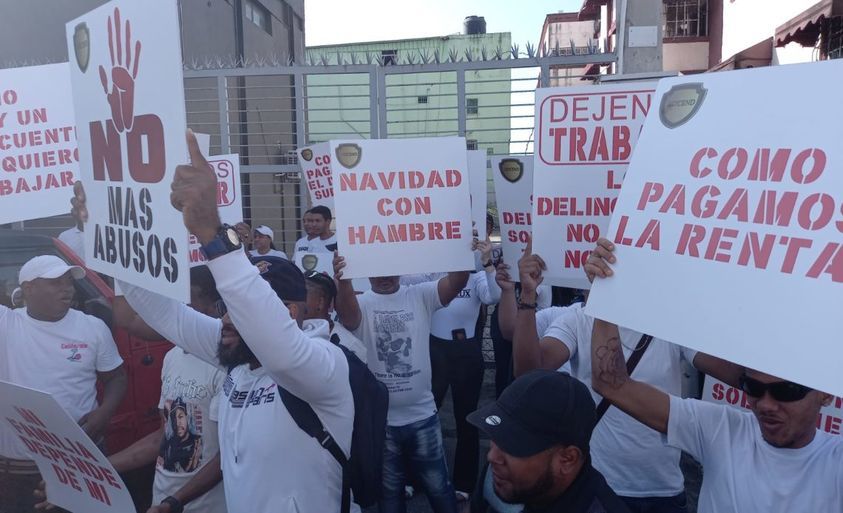 Representantes de negocios nocturnos marchan en contra de resolución