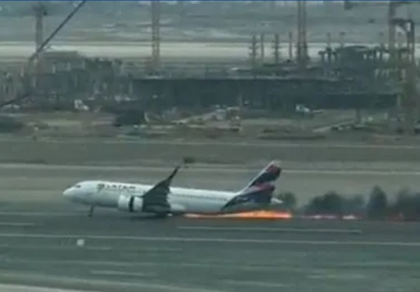 Avión se incendia cuando iba a despegar en aeropuerto de Perú