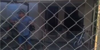 Apresan hombre que golpeó señora tras discusión por un perro