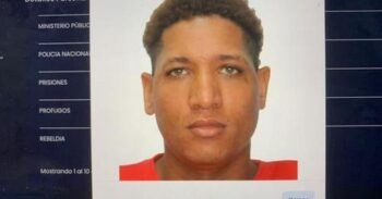 Policía mata hombre que intentó penetrar en supermercado de Santiago