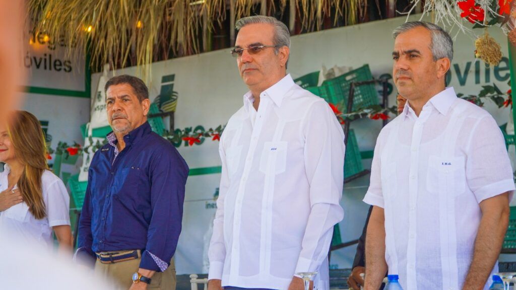 Presidente Luis Abinader encabeza inicio de las Grandes Ferias “Navidad del Cambio con el Inespre”