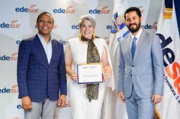 Edesur gradúa a 163 periodistas y comunicadores en “2do. Diplomado sobre el sector eléctrico”