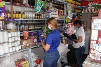 Pro Consumidor y CECCOM inician operativo preventivo para impedir venta de alcohol falsificado en festividades navideñas