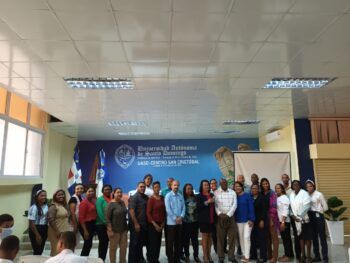 Efemérides Patrias dona cientos de libros al Centro de la UASD en San Cristóbal 