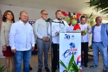 Gobierno entrega 58 vehículos al SNS
