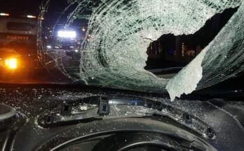 Muere hombre tras lanzarle una piedra a su vehículo en la 27 de Febrero