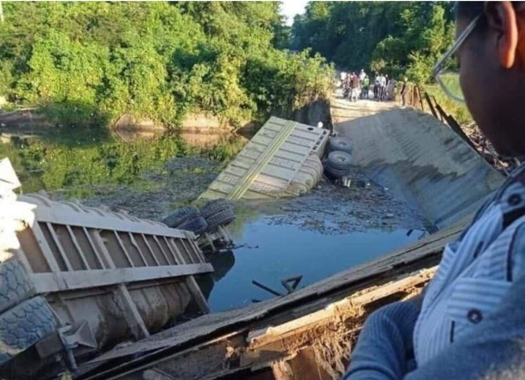 Se cae un puente en San Pedro de Macorís