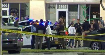 Balean a hombre armado en centro comercial de Miami
