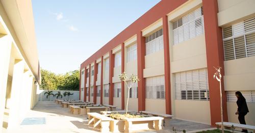 Gobierno inaugura edificio que albergará centro UASD en La Vega