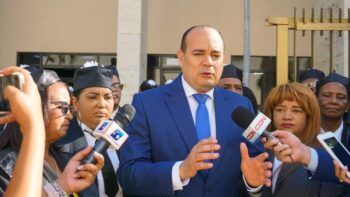 Surun Hernández somete acción de amparo por negación información