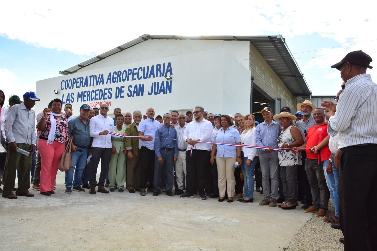 Director FEDA inaugura planta procesadora de granos en San Juan de la Maguana