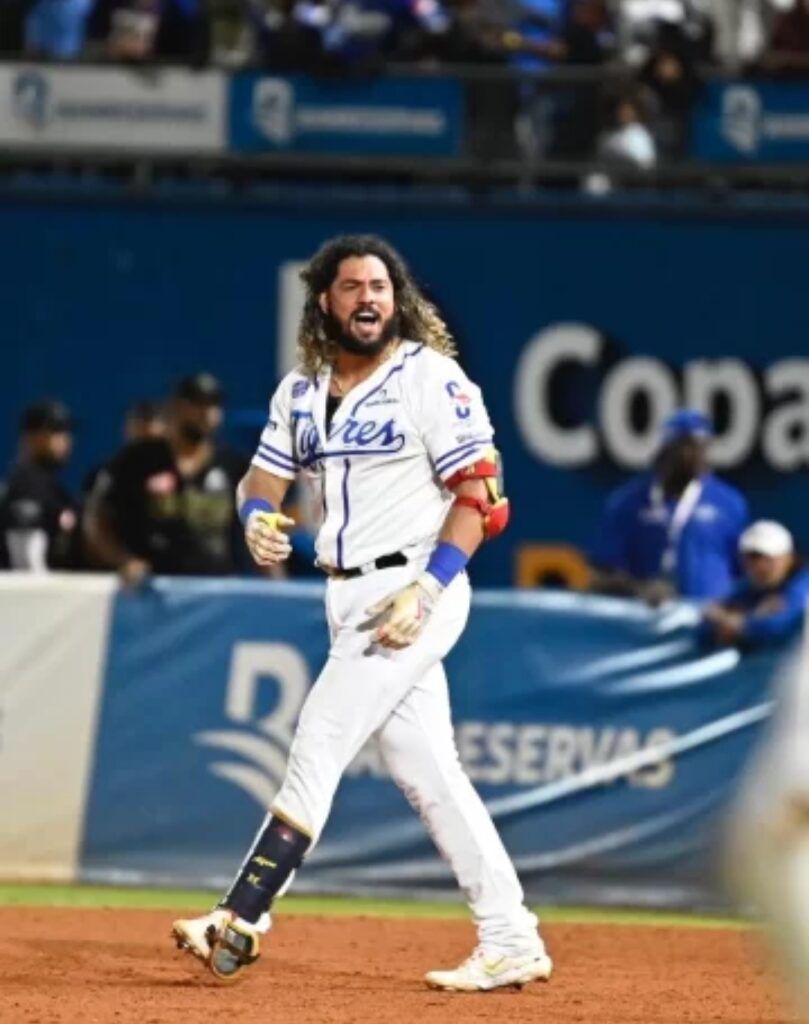 Licey remonta y deja en el terreno a los Gigantes