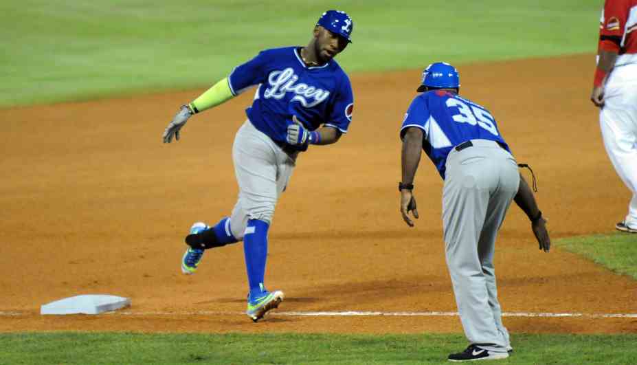Licey se impone sobre Estrellas
