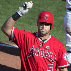 Pujols retorna a Anaheim como un asistente especial