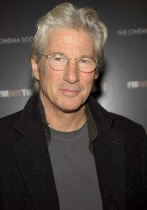 Hospitalizan a Richard Gere en México
