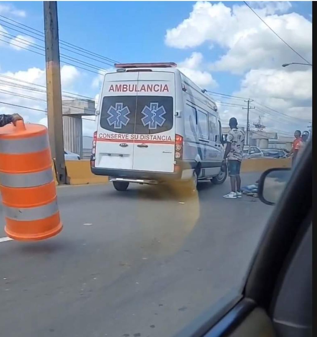 Muere motorista tras accidente Km 13 de la autopista Duarte