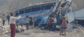 Fallecen 13 migrantes por un accidente de autobús en México