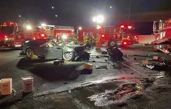 Tesla en piloto automático habría causado accidente en California