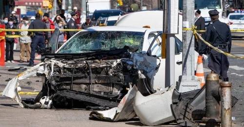 Accidente deja dos muertos y cinco heridos en Nueva York