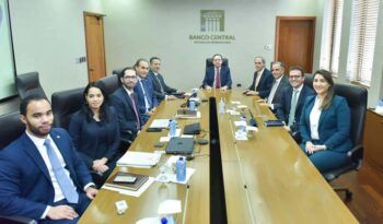 Valdez Albizu se reunió con una delegación del Citibank