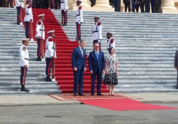 Rey de España Felipe VI se reúne en privado con el presidente Abinader