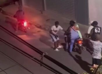 Hombres armados atracan a motoconcho en plena vía en San Cristóbal
