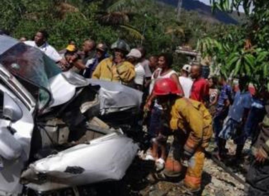 Dos muertos en accidente de tránsito en la Autopista Duarte